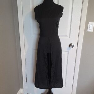 Women’s Black Sleeveless Split-Front Overlay